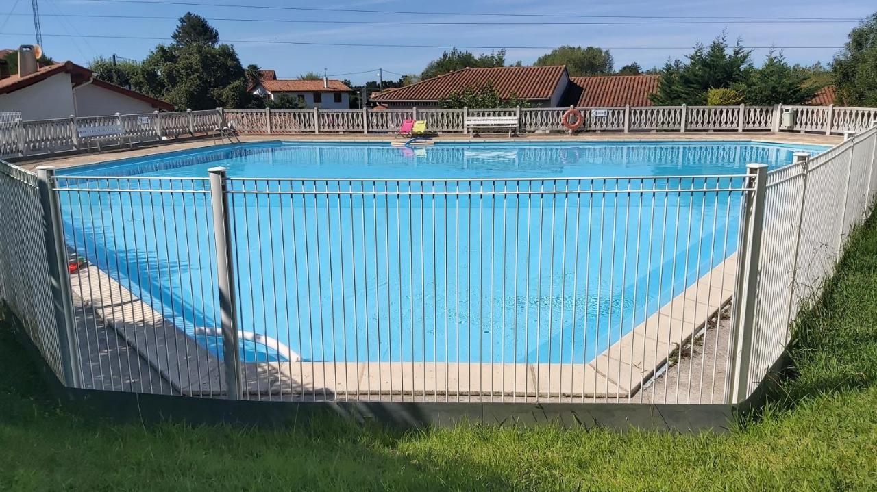 Appartement A Hendaye Avec Piscine Et A Cote De La Plage Esterno foto